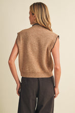 Load image into Gallery viewer, SCALLOP TRIM TIE NECK VEST