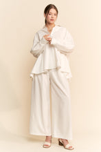 Load image into Gallery viewer, YOUR BASIC LONG SLEEVE BLOUSE
