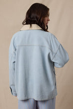 Load image into Gallery viewer, WASHED DENIM UTILITY JACKET
