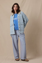 Load image into Gallery viewer, WASHED DENIM UTILITY JACKET
