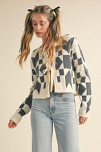 Load image into Gallery viewer, QUILT PRINT TIE FRONT SWEATER
