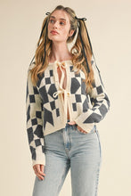 Load image into Gallery viewer, QUILT PRINT TIE FRONT SWEATER
