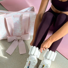 Load image into Gallery viewer, Case-Mate Afternoon Rosé Bow Jelly Tote Bag

