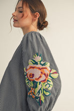 Load image into Gallery viewer, FLORAL EMBROIDERED TOP
