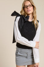 Load image into Gallery viewer, BLACK SHOULDER BOW SWEATER VEST
