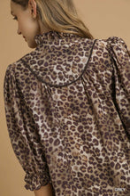 Load image into Gallery viewer, WILD ABOUT IT BLOUSE
