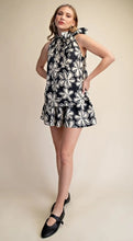 Load image into Gallery viewer, BLACK FLORAL PRINT SET

