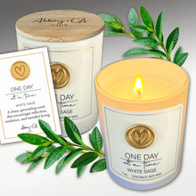 Load image into Gallery viewer, Scentspirations Candles: Always With You - Amber &amp; Lavender
