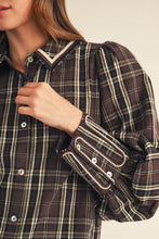 Load image into Gallery viewer, BROWN EMBROIDERY ACCENT SHIRT
