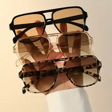 Load image into Gallery viewer, SUN GLASSES
