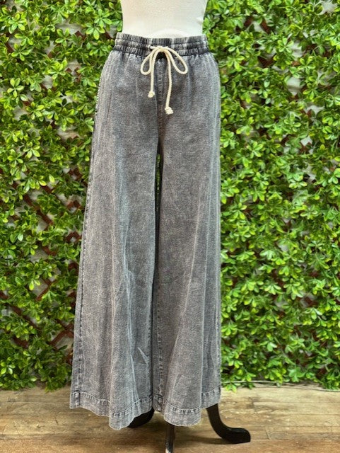 MINERAL WASHED WIDE LEG PANTS